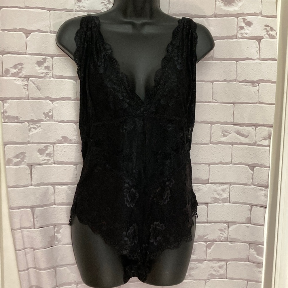 Womens AvidLove one piece negligee